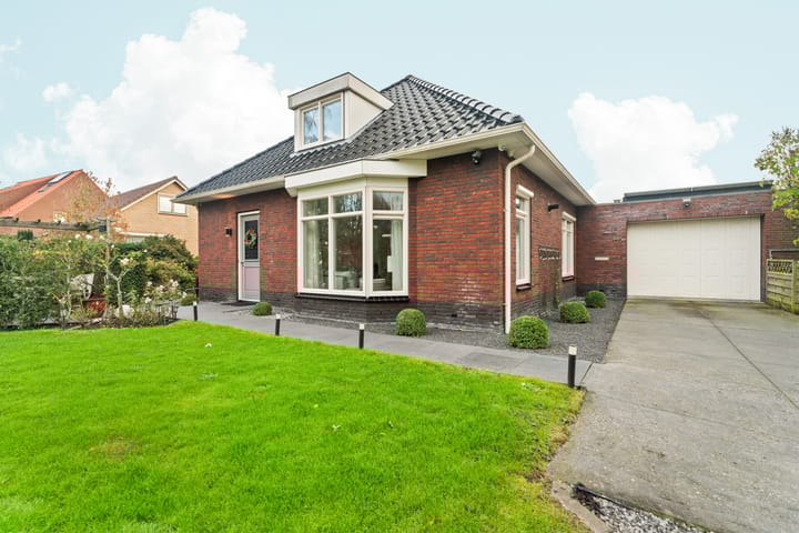 Bovendijk 127 in Wateringen