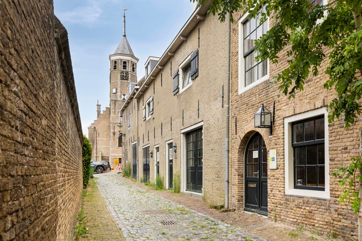 Bovenkade 4 in Willemstad