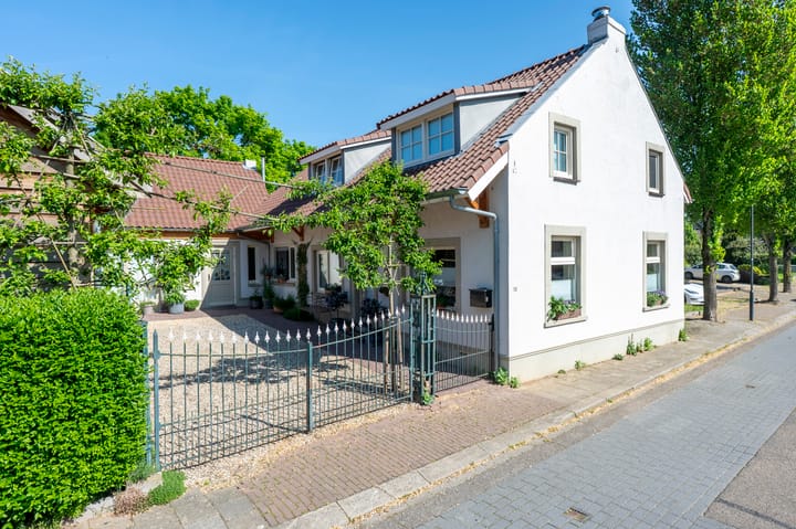 Bovenstraat 38 in Limbricht