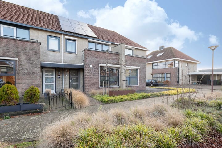 Bovenstraat-Erf 19 in Hoeven