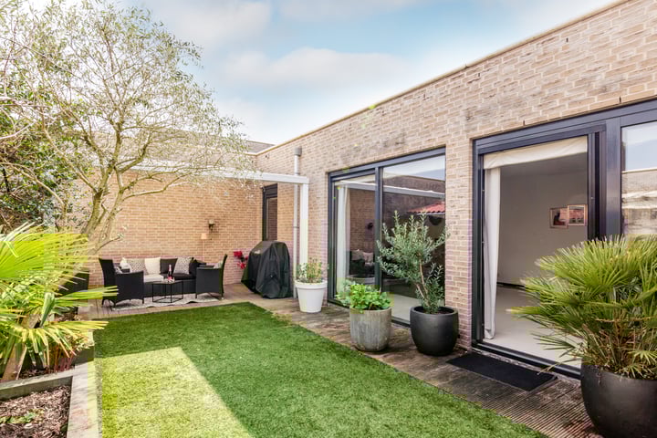 Photo of property Braceletstraat 9, Almere