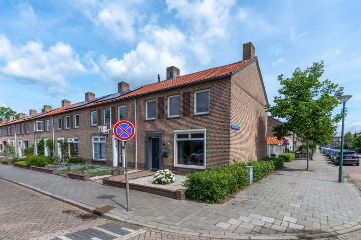 Braillestraat 15 in Grave photo