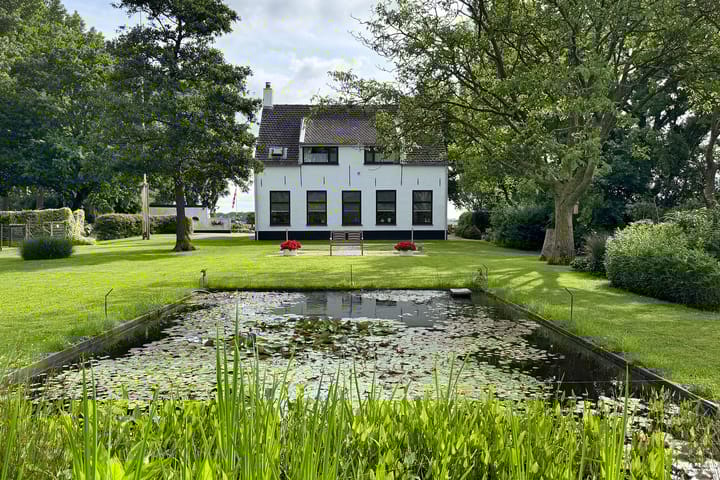 Bredaschedijk 4 in Zevenbergschen Hoek