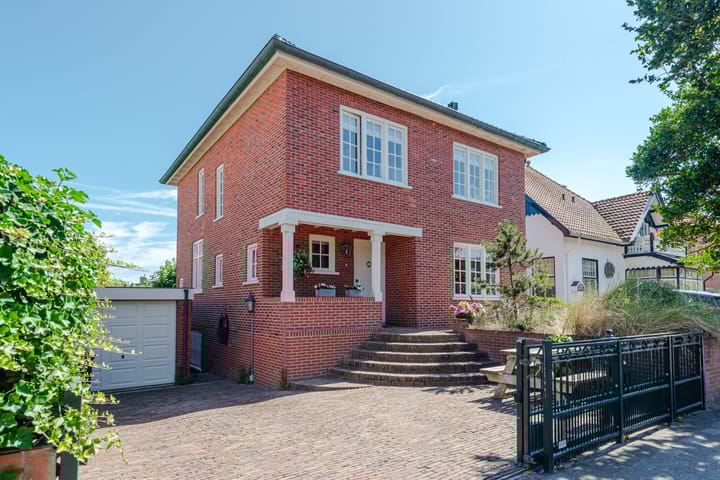 Photo of property Brederodestraat 73, Zandvoort