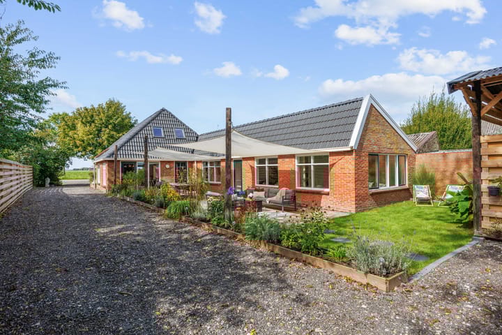 Photo of property Bredeweg 23, Westeremden