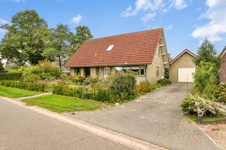 Bredeweg 4 in Holthees