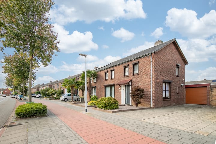 Bredeweg 402 in Roermond