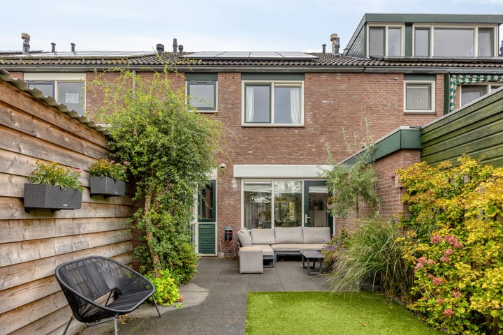 Breitnerlaan 42 in Roelofarendsveen
