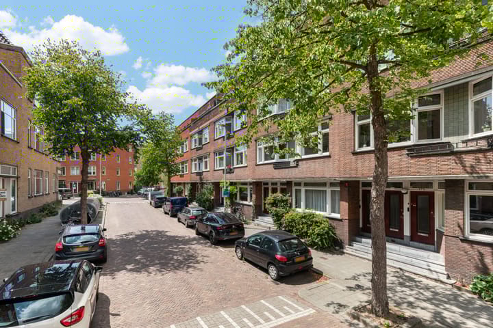 Breitnerstraat 87B in Rotterdam photo