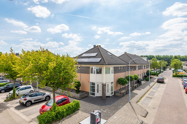 Bremstraat 10 in Lisserbroek