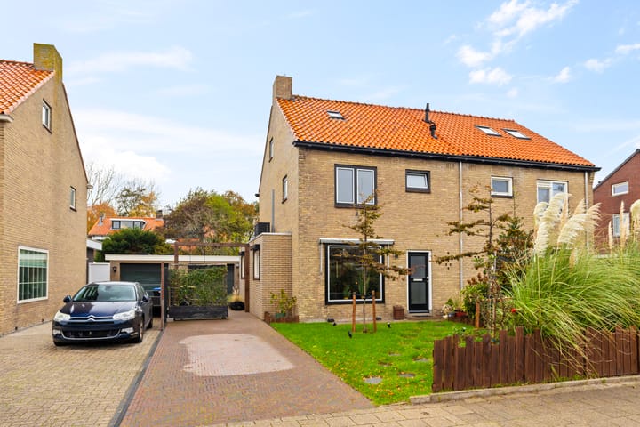 Bremstraat 6 in Den Helder photo