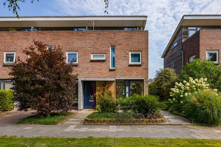 Photo of property Briljantstoep 12, Assen