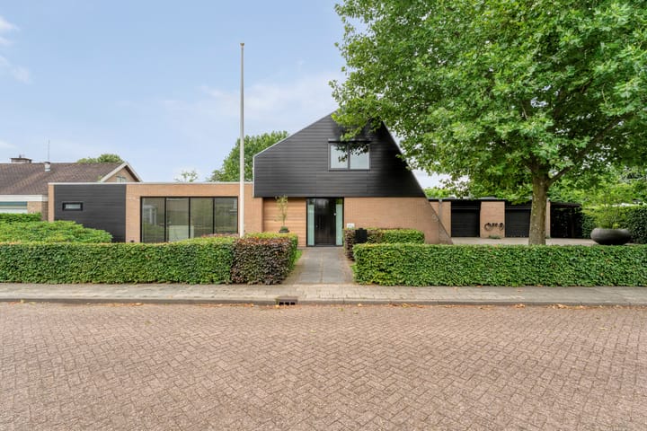 Photo of property Brinkstraat 18, Hardenberg