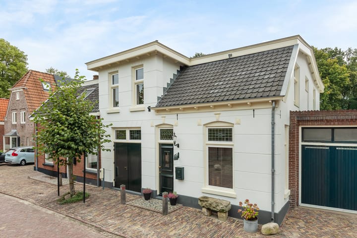 Brinkstraat 9 in Borne