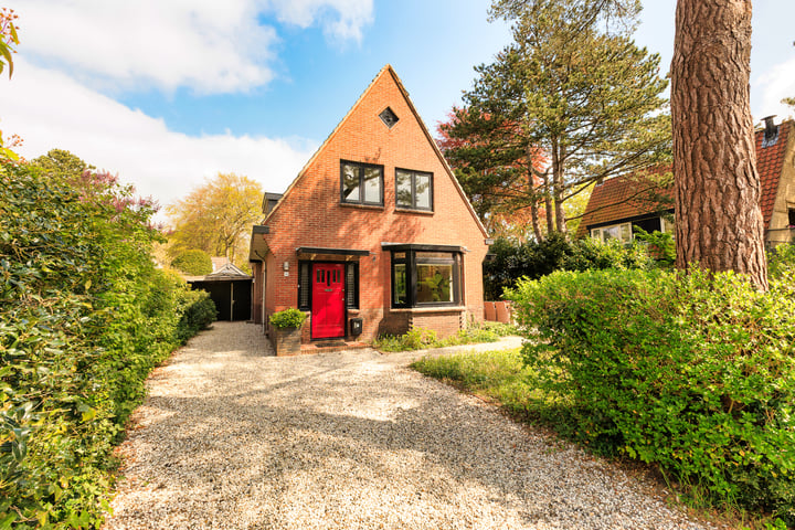 Photo of property Broekbeeklaan 14, Bergen (NH)