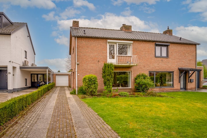 Broekhovenlaan 23 in Beek