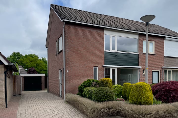 Broekmolen 8 in Bornerbroek