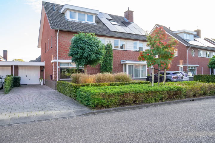 Photo of property Broenshofweide 12, Helmond