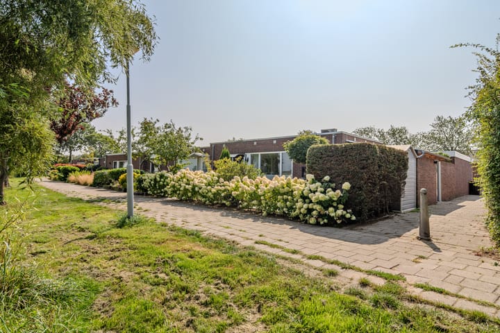 Broersven 20 in Heemskerk