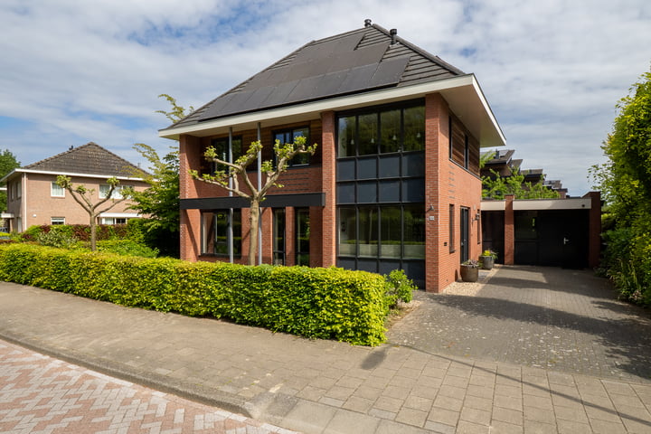 Photo of property Bronforelstraat 44, Hengelo