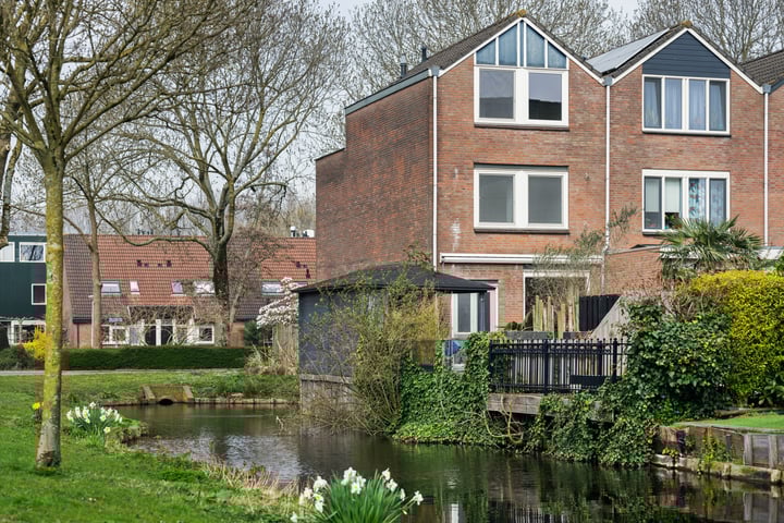 Photo of property Bronsmos 57, Nieuwerkerk aan den IJssel