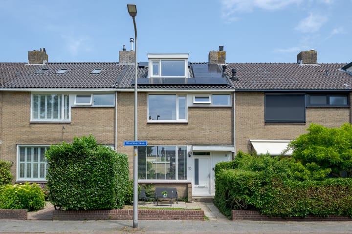 Brucknerlaan 10 in Voorschoten