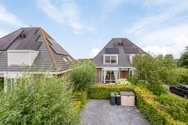 Brugdam 15 in Lage Zwaluwe