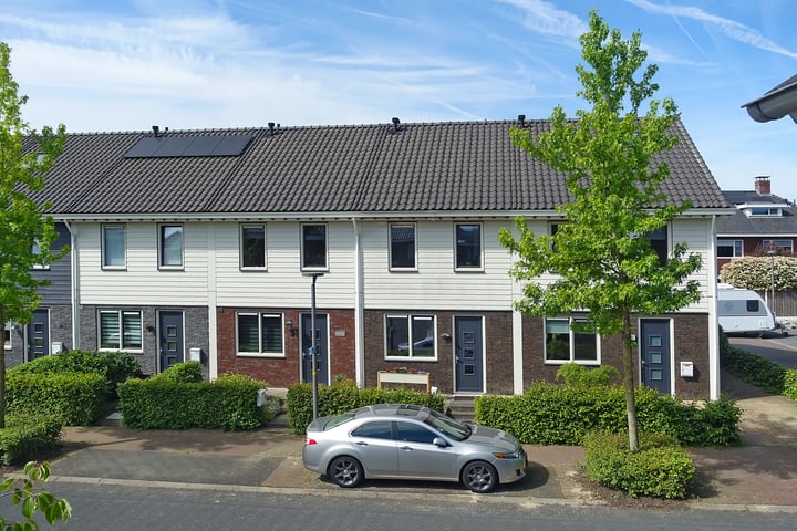 Bruggemaat 42 in Borne