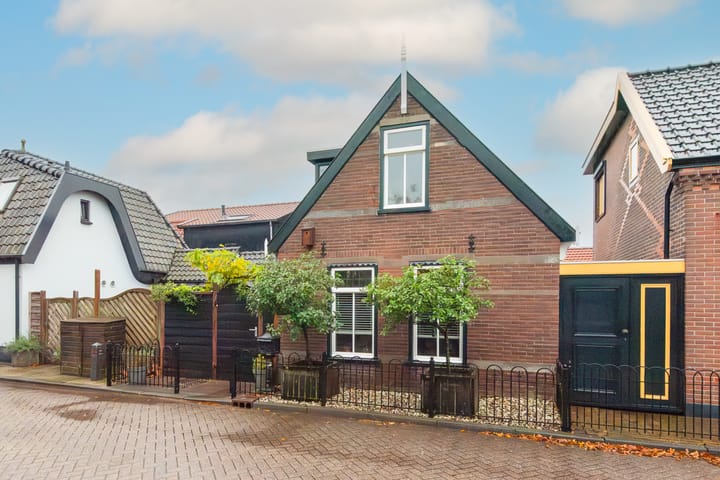 Brugstraat 1 in Obdam foto