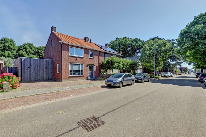 Photo of property Brugstraat 18, Wilhelminadorp