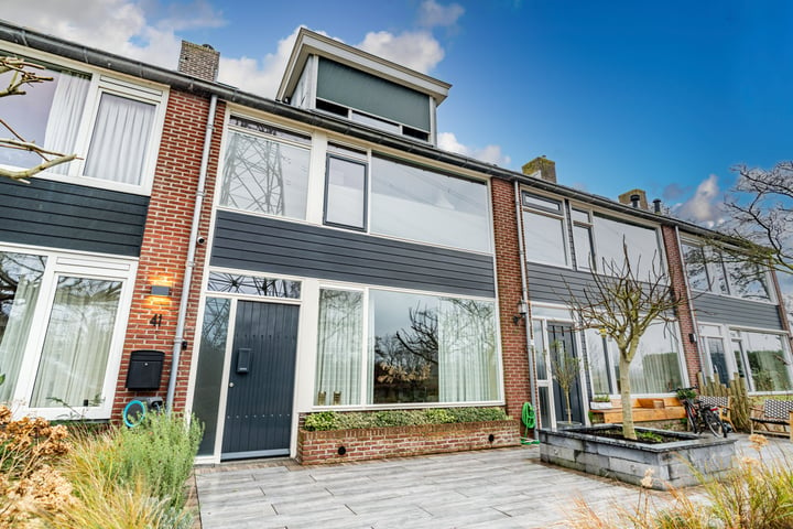 Brunita J. Gemmekelaan 41 in Voorschoten