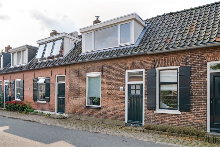 Buitendams 121 in Hardinxveld-Giessendam