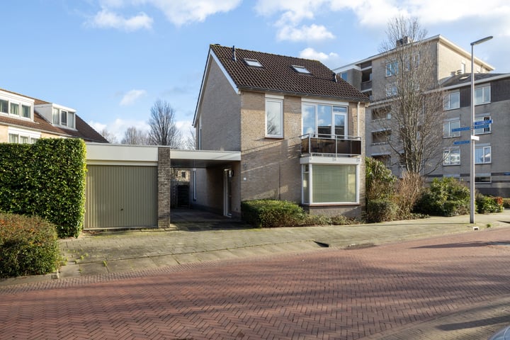 Buitendijklaan 28 in Leiderdorp