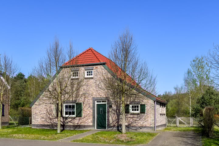 Buitenhof de Leistert 162 in Roggel