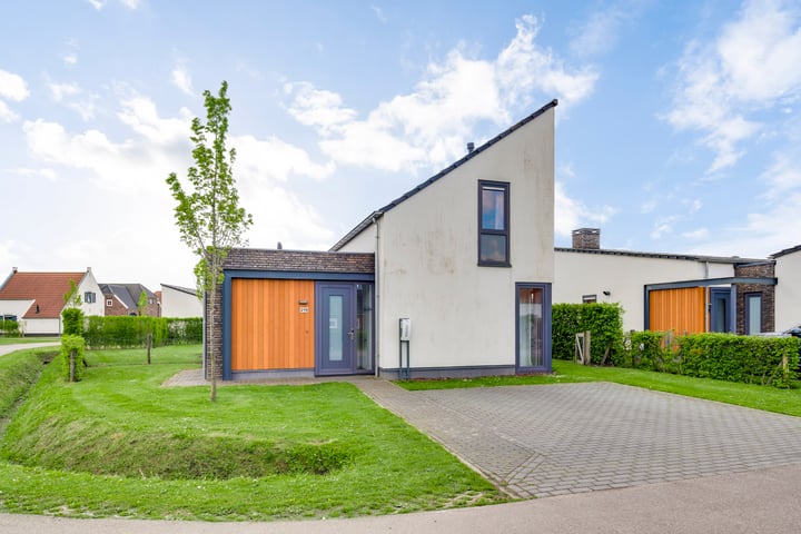 Buitenhof de Leistert 219 in Roggel