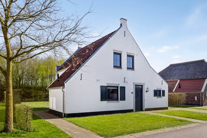 Buitenhof de Leistert 42 in Roggel