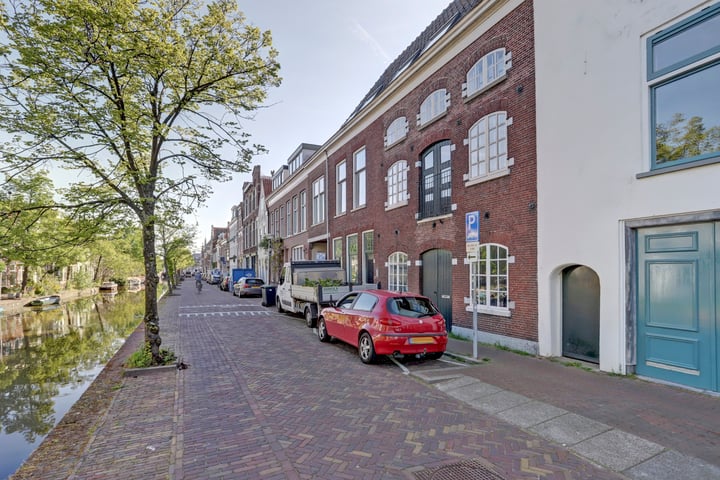 Buitenwatersloot 121F in Delft