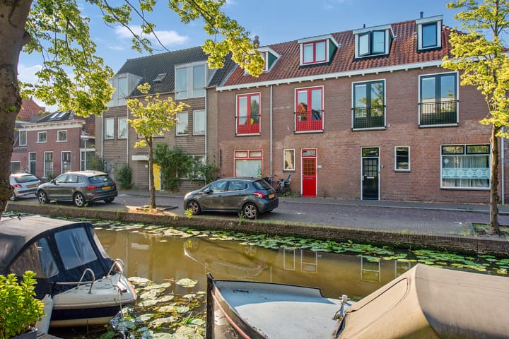 Buitenwatersloot 209 in Delft