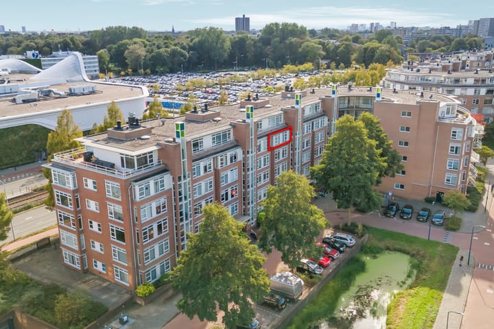 Buizerdlaan 193 in Leidschendam foto