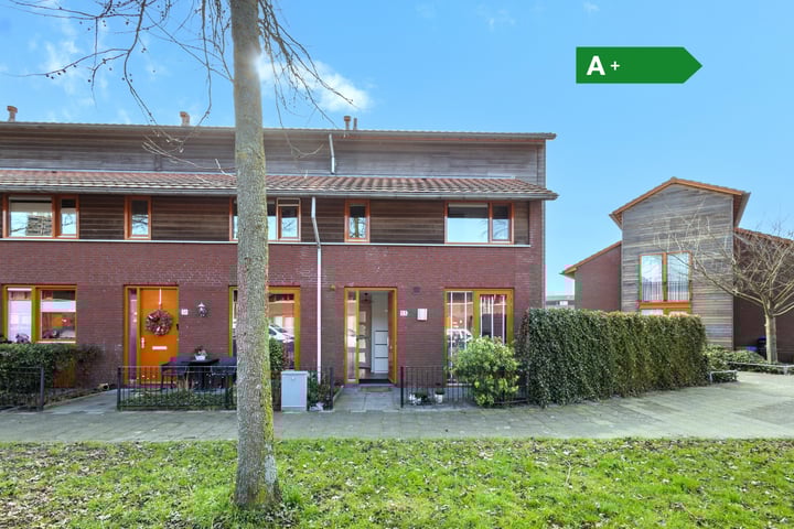 Photo of property Buizerdlaan 53, 's-Gravenhage