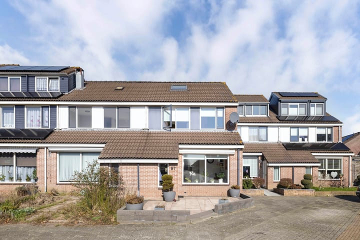 Photo of property Bunschotenlaan 57, Emmeloord