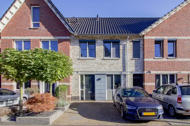 Photo of property Bunschoter Veenkamp 142, Bunschoten-Spakenburg