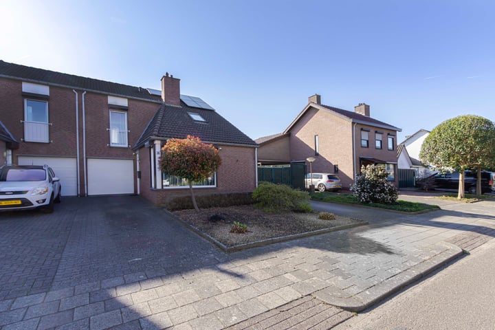 Photo of property Burchtstraat 36, Bunde