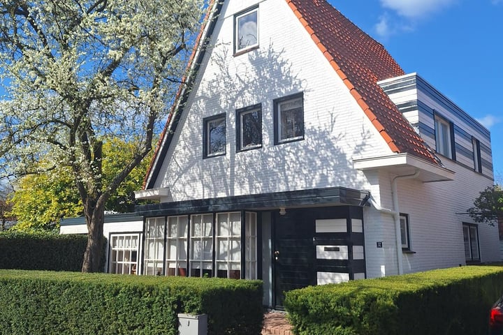 Burg. Canterslaan 12 in Oisterwijk