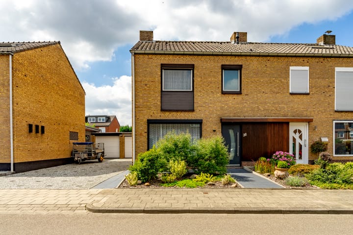 Photo of property Burg Fredrixstraat 36, Elsloo