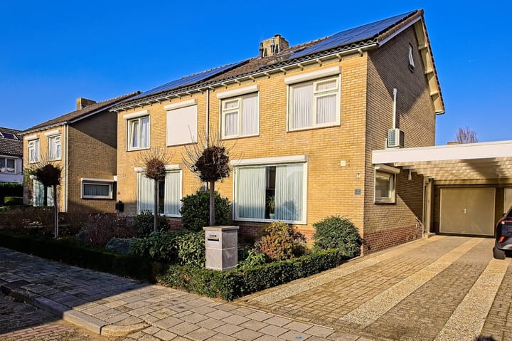 Photo of property Burg Herckenrathlaan 22, Ammerzoden