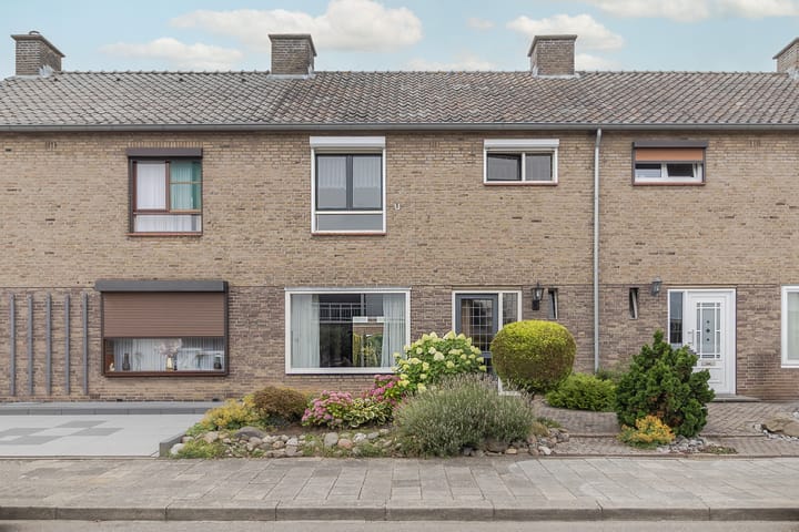 Photo of property Burg. Kampsstraat 17, Sittard