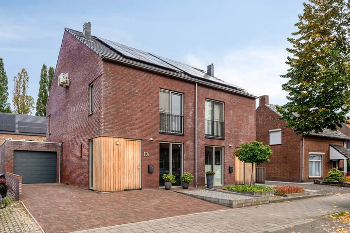 Burg. Nieuwenhuijzenstraat 10A in Rosmalen