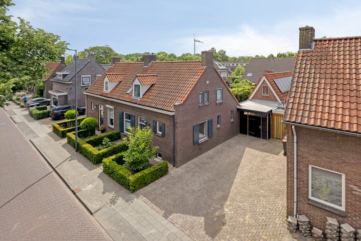 Burg. Nieuwenhuijzenstraat 29 in Rosmalen