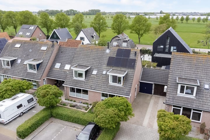 Burg. S. Schagenstraat 7 in Oterleek